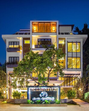 Front of property – evening/night - Riversoul Boutique (Siem Reap)