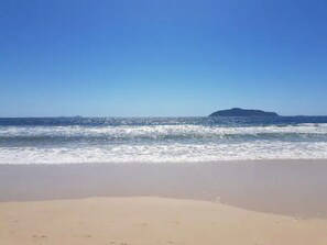 Beach nearby, beach towels - Resort Style Living, a Stone Throw From The Beach! (Hawks Nest)