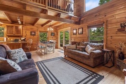 Mountain Log Cabin Near ASU | Soaking Tub & Views