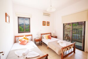 4 makuuhuonetta, silitysrauta/-lauta, ilmainen internet, vuodevaatteet