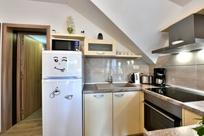 Private kitchen - Apartments and rooms Dragica, (16216), Selište Drežnicko, hr (Selište Drežnicko)