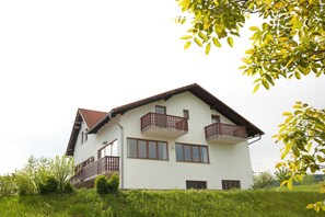 Exterior - Apartments and rooms Zoran, (16222), Smoljanac, hr (Smoljanac)