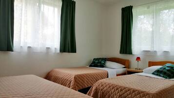 1 多间卧室、上网接入、床单