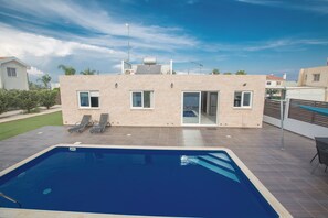 Pool - Protaras Holiday Villa Gd42 (Paralimni)