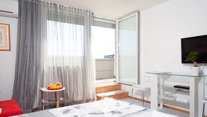 1 habitación, acceso a internet y ropa de cama 