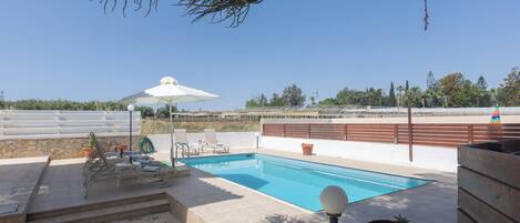 Outdoor pool, pool loungers