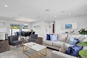 TV, fireplace, table football - Gorgeous 4BR Brand new HTD Pool & Jacuzzi 1Mile (Deerfield Beach)