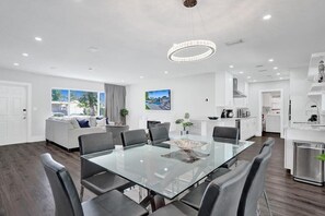 Interior - Gorgeous 4BR Brand new HTD Pool & Jacuzzi 1Mile (Deerfield Beach)