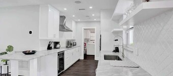 Gorgeous 4BR| Brand new HTD Pool & Jacuzzi| 1Mile