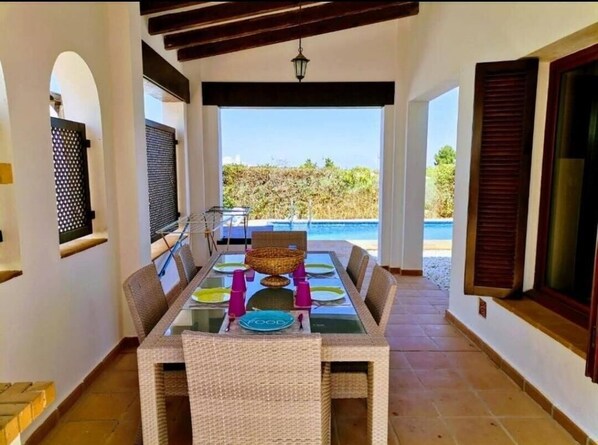 Outdoor dining