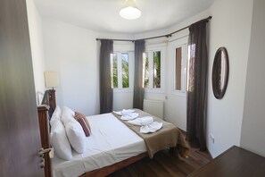 3 quartos, ferros/tábuas de passar roupa, Wi-Fi, roupa de cama