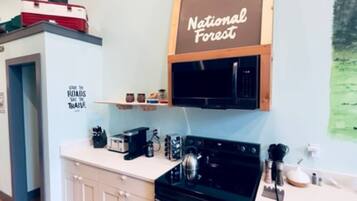 Frigorífic, microones, forn i placa de cuina