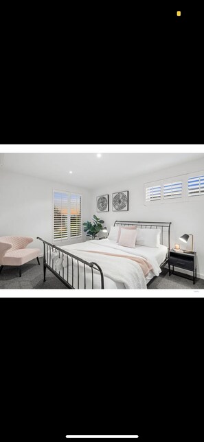 5 bedrooms, desk, free WiFi