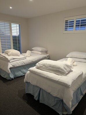 5 chambres, bureau, accès au Wi-Fi (inclus)