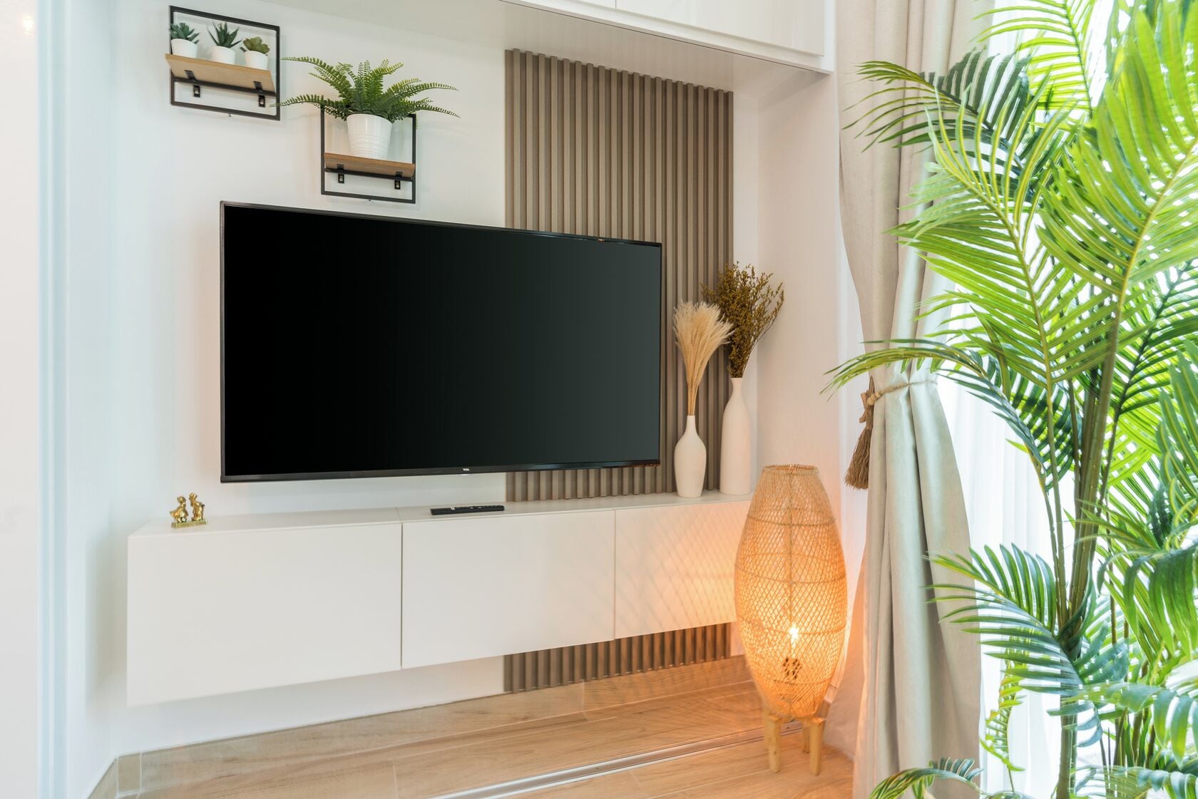 Appartement (0 Bedroom) | Woonruimte | Een 55-cm plasmatelevisie met satellietzenders en televisie