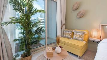 Căn hộ (0 Bedroom) | Khu phòng khách | TV plasma 55-cm có truyền hình vệ tinh, TV