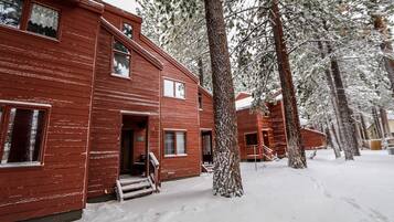 Condo, 2 Bedrooms | Exterior