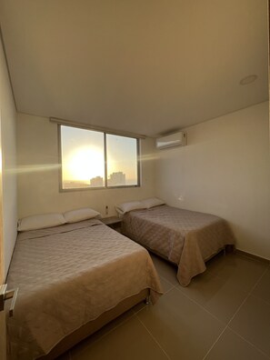 4 bedrooms, iron/ironing board, free WiFi, bed sheets