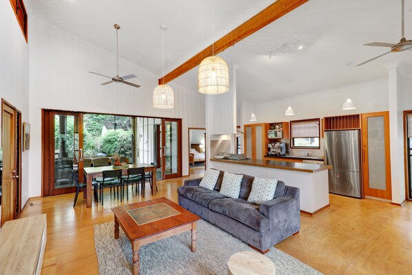 تلفزيون ذكي، كُتُب