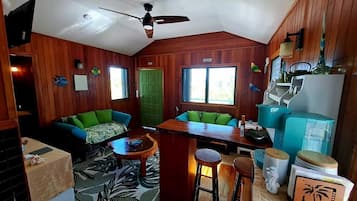 Standard Cottage | In-room dining
