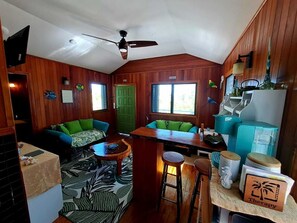 スタンダード コテージ | 客室内のダイニングエリア