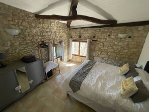 6 bedrooms, iron/ironing board, free WiFi, bed sheets - Tranquil farmhouse property with private pool (Sérignac-Péboudou)