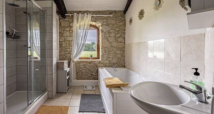 Tranquil farmhouse property with private pool