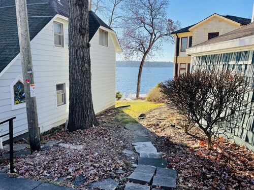 Cozy Delavan Lake cottage! Sleeps 6! Monthly rentals May-Oct. (≅$3,000/mo.)