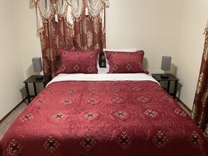 3 bedrooms, iron/ironing board, free WiFi, bed sheets