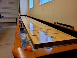 Game room - Mountain Getaway with Access to The Cove (Sunriver)