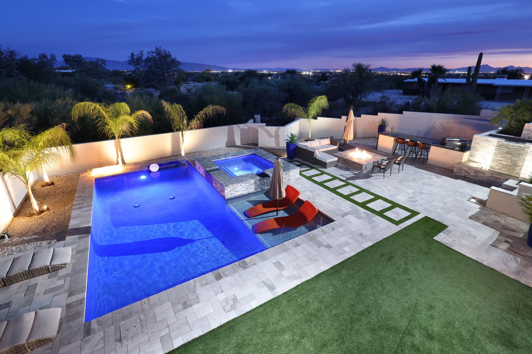 Foothills Home w Resort like yard and Mountain views! Outdoor Kitchen