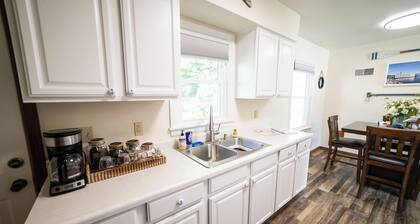 2 E-Bikes & Kayaks included & No Cleaning Fees!!