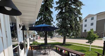 2 E-Bikes & Kayaks included & No Cleaning Fees!!