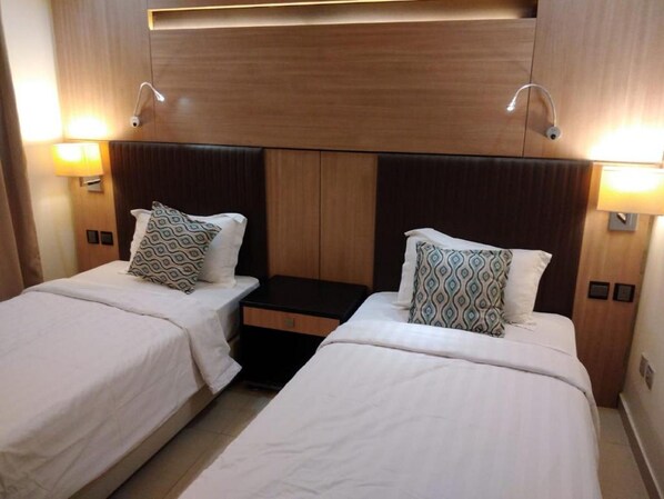 Ropa de cama de alta calidad, colchones con pillow-top y wifi gratis