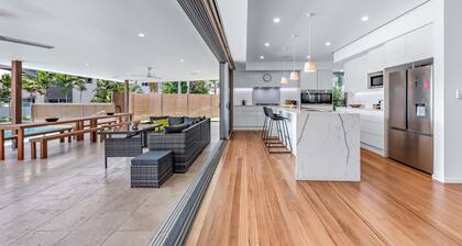 Whitsunday living on Hillcrest by the Beach