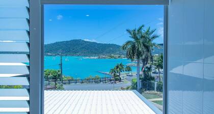 Whitsunday living on Hillcrest by the Beach