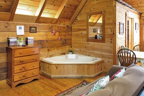 Interior - Hot tub, Pet friendly, minutes from downtown! (Gatlinburg)