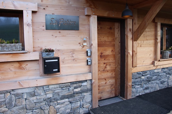 Exterior detail - "Génépi" Studio Loft duplex in a chalet (Arâches-la-Frasse)