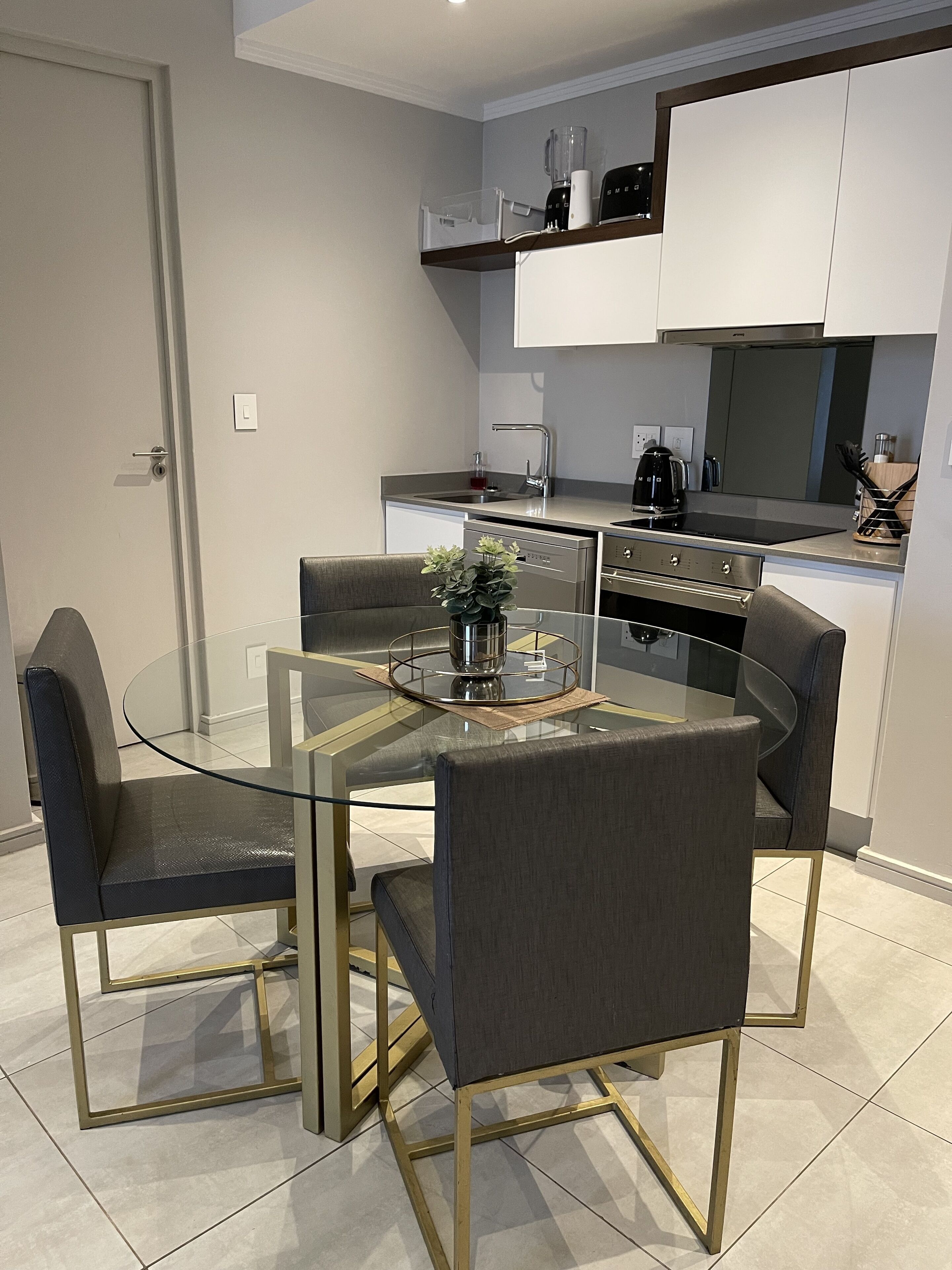 商务公寓 | 共用厨房 | 大冰箱、洗碗机、电热水壶、厨具/餐具