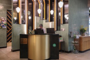 Restaurant - Sandton Smart Apartment Fourteen (Sandton)