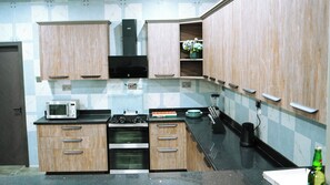 شقة | مطبخ خاص | ثلاجة، ميكروويف، فرن، موقد طهي مسطح