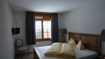 1 Schlafzimmer, BĂŒgeleisen/BĂŒgelbrett, Reisekinderbett, kostenloses WLAN