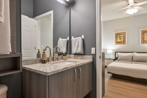 4 bedrooms, in-room safe, iron/ironing board, travel crib - Disney Dream Villa w/Pool 5 Miles to the Parks! (Kissimmee)