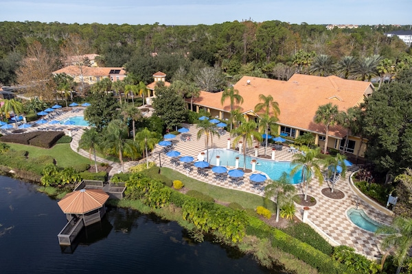 Piscine extérieure, piscine chauffée