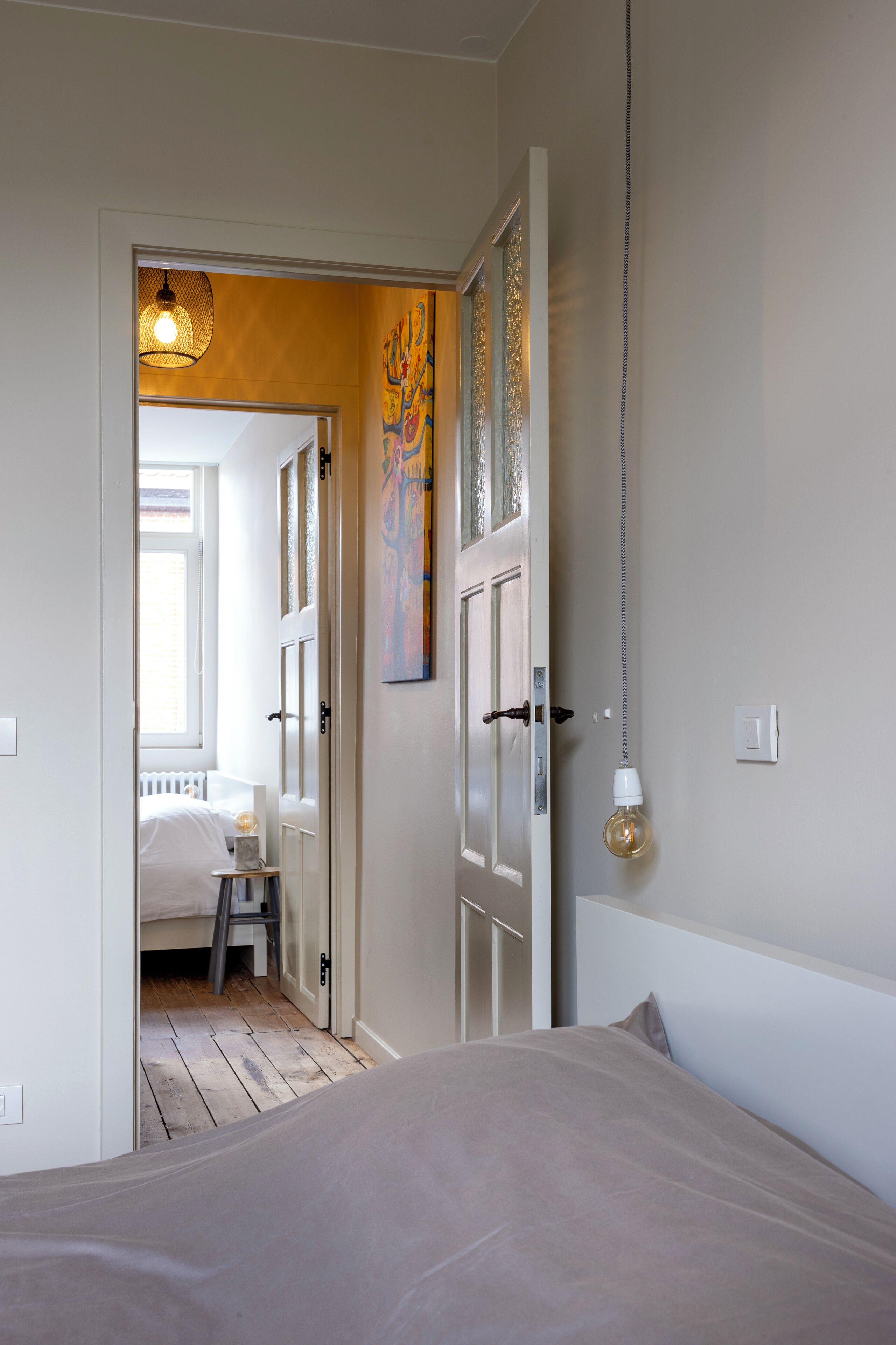 3 slaapkamers, geluiddichte muren, een strijkplank/strijkijzer