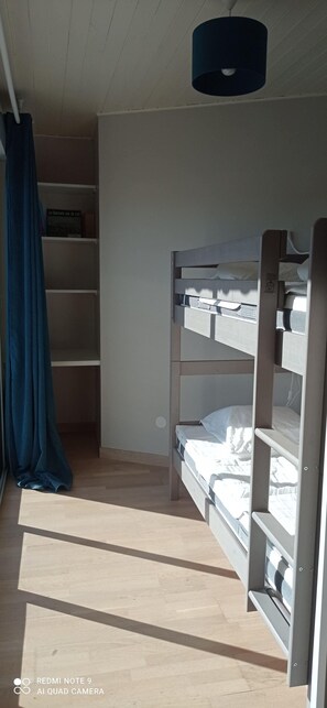2 camere, ferro/asse da stiro