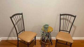 Apartemen | Makan di kamar