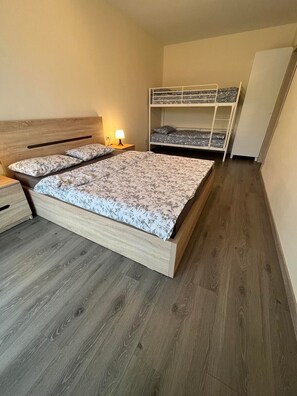 1 bedroom, free WiFi, bed sheets