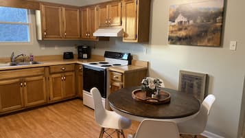 Fridge, microwave, oven, coffee/tea maker