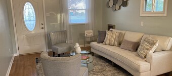 Stylish Cottage central to wineries, Natchez Trace, Buffalo River, Amish Country